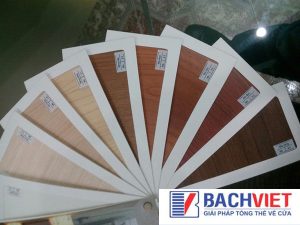 Chon-cua-go-cam-xe-cho-phong-ngu-co-duoc-khong-2