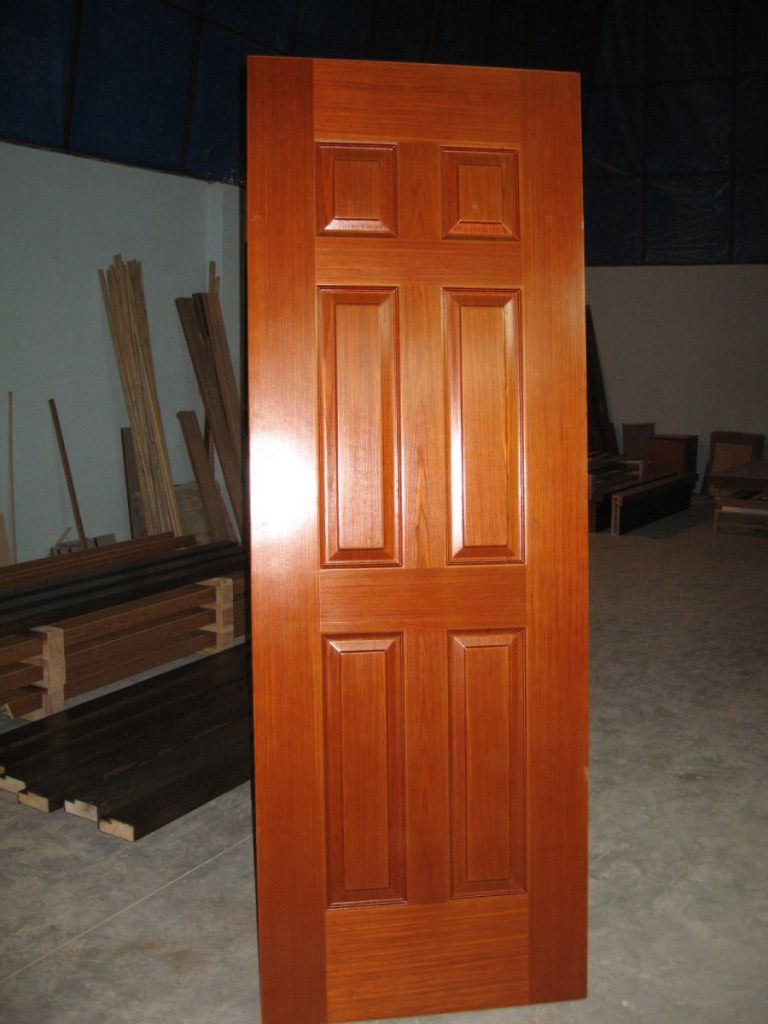 Hướng dẫn cách chọn cửa gỗ lim hợp với màu tường