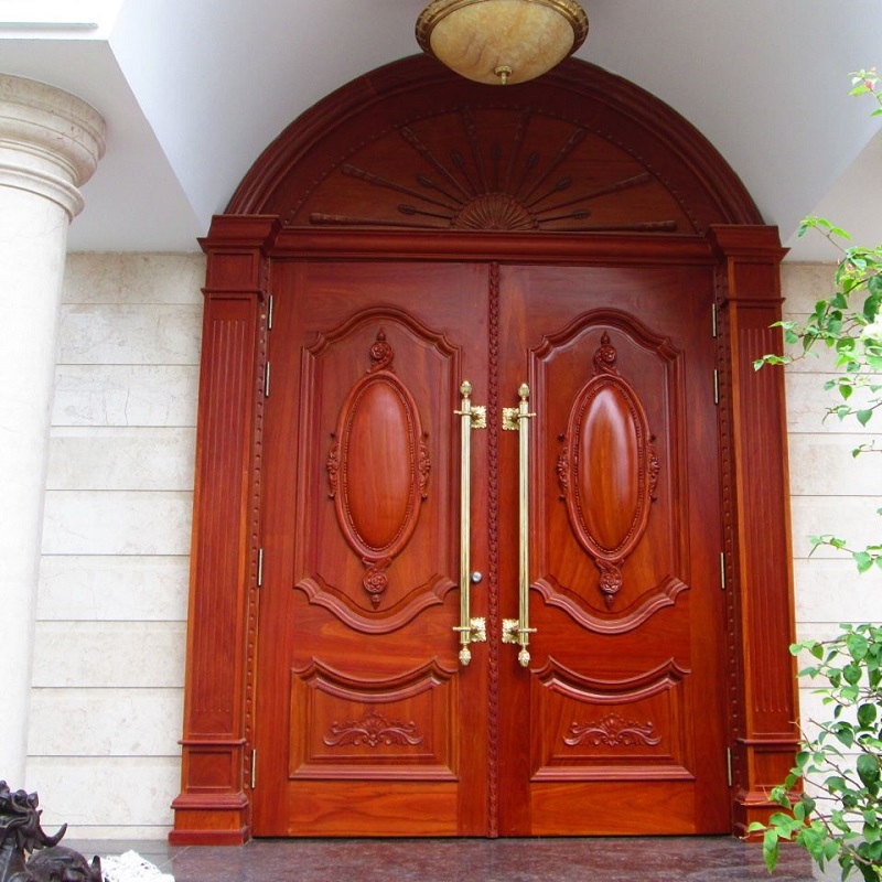 Cửa gỗ vòm cổ điển
