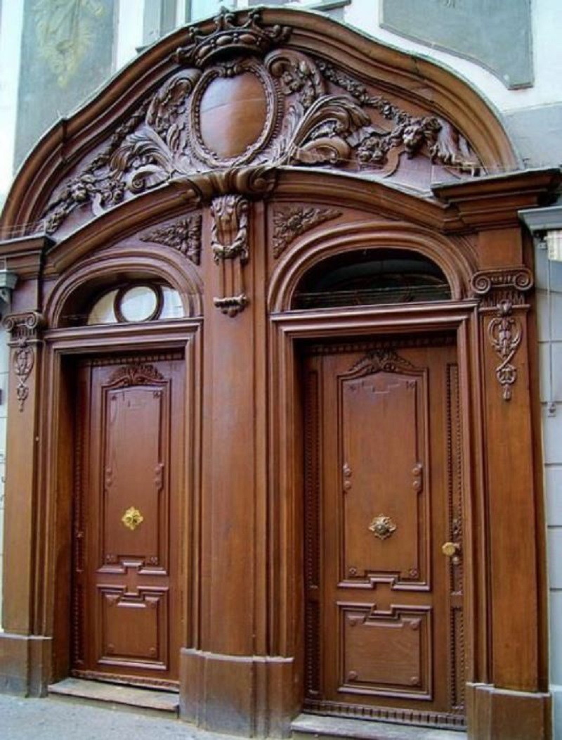 Cửa gỗ vòm đẹp sang trọng