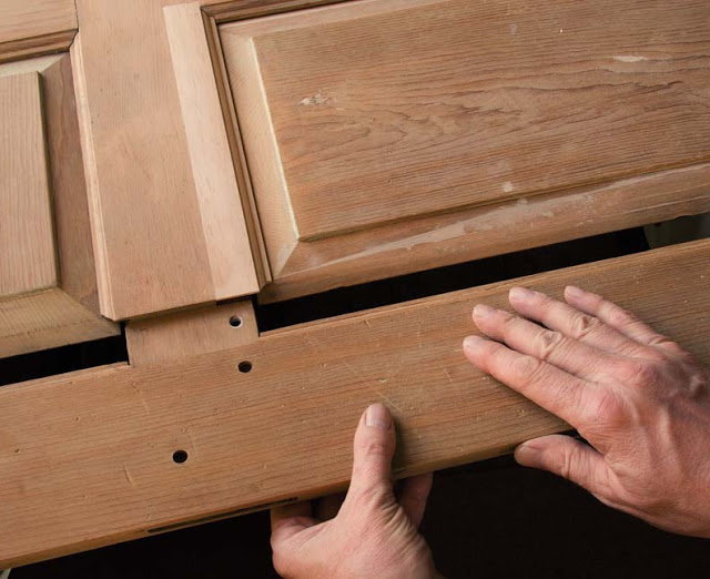 Khắc phục cửa gỗ bị cong vênh