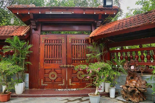 Mẫu cửa cổng gỗ đẹp