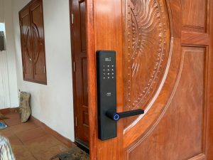 Khóa từ cửa gỗ