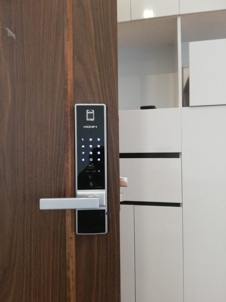 Khóa từ cửa gỗ